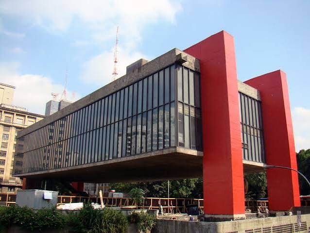 Dossiê Lina Bo Bardi
